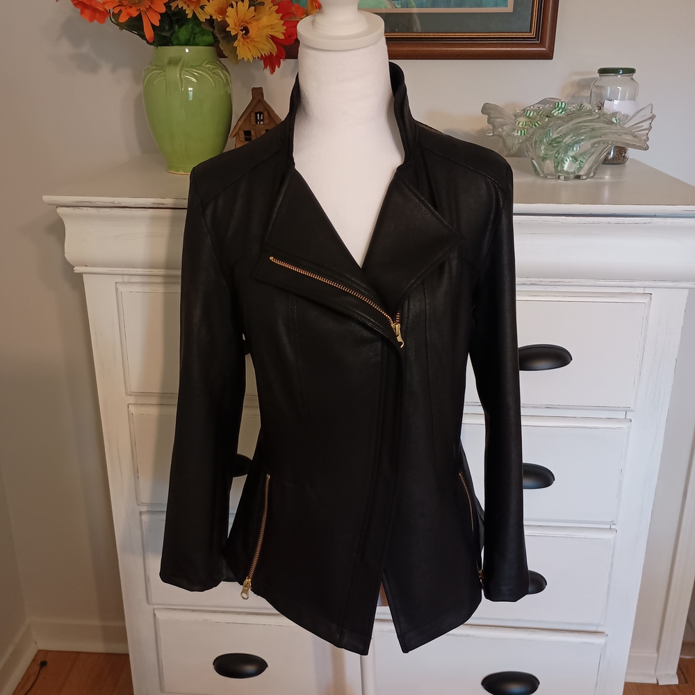 Women's Black Zippered Jacket